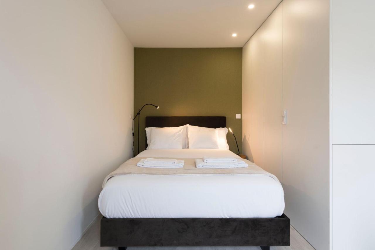 Lovelystay - Modern Loft With Gym & Free Parking Minutes Away From Cbd Porto Exterior photo