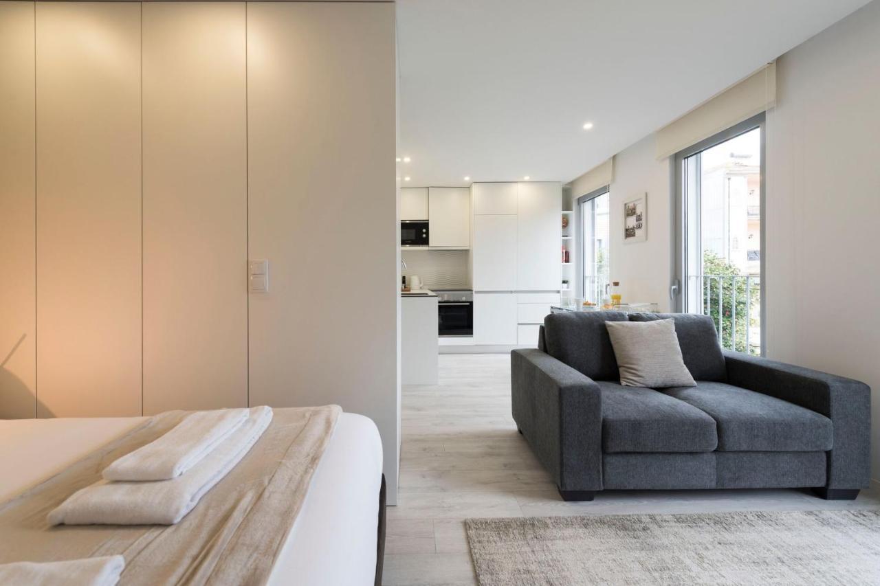 Lovelystay - Modern Loft With Gym & Free Parking Minutes Away From Cbd Porto Exterior photo